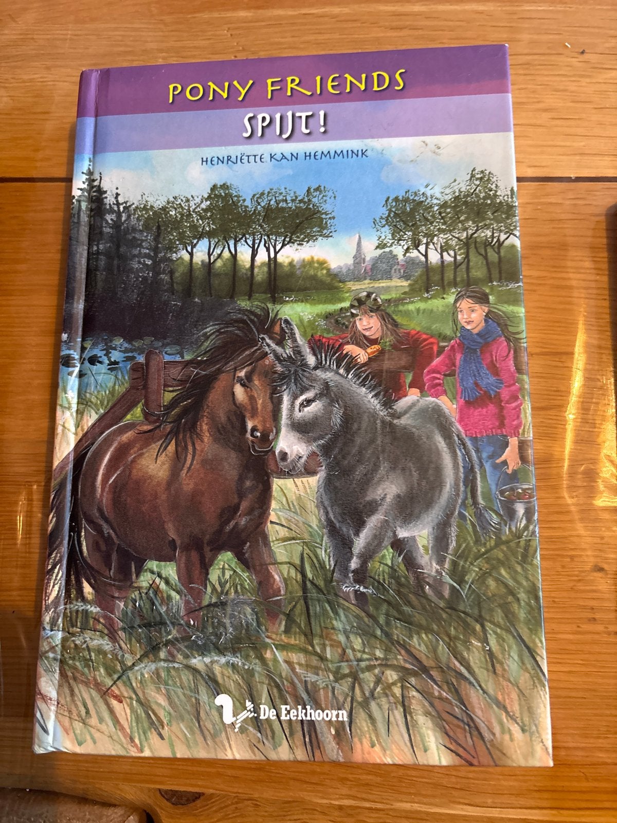 Pony Friends - Spijt! & Pony's in Gevaar! (2 boeken), Ophalen, Zo goed als nieuw, Fictie