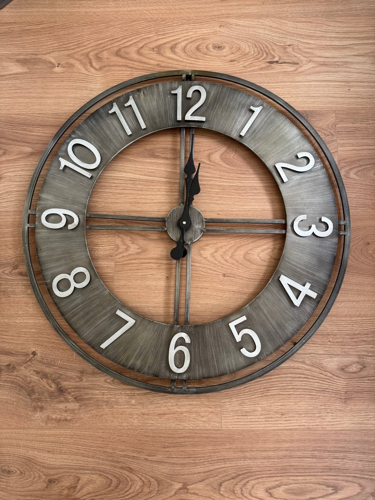 Wandklok Duro D78cm metaal, Wandklok, Grijs, Analoog, Werkt op batterijen