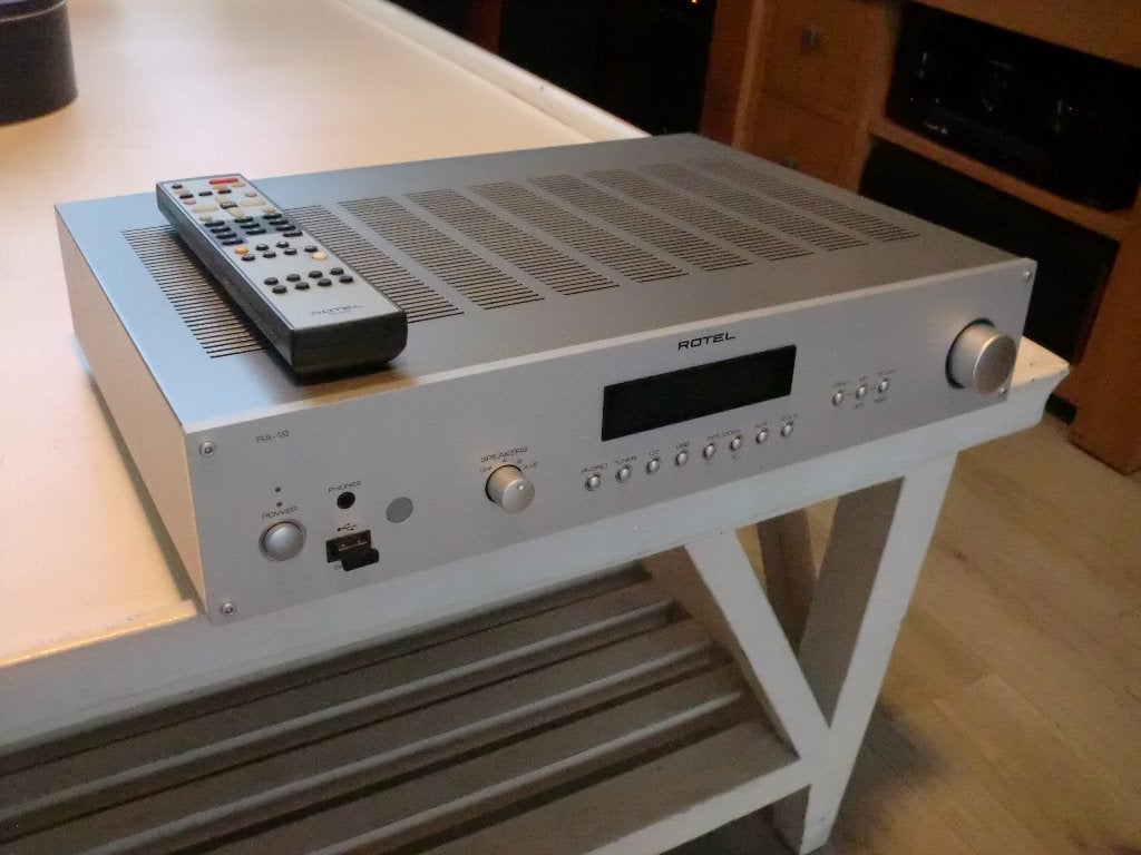 Rotel RA-12 Stereo onderhoud gehad 100% goed., Ophalen of Verzenden, Zo goed als nieuw, Overige merken, Losse componenten