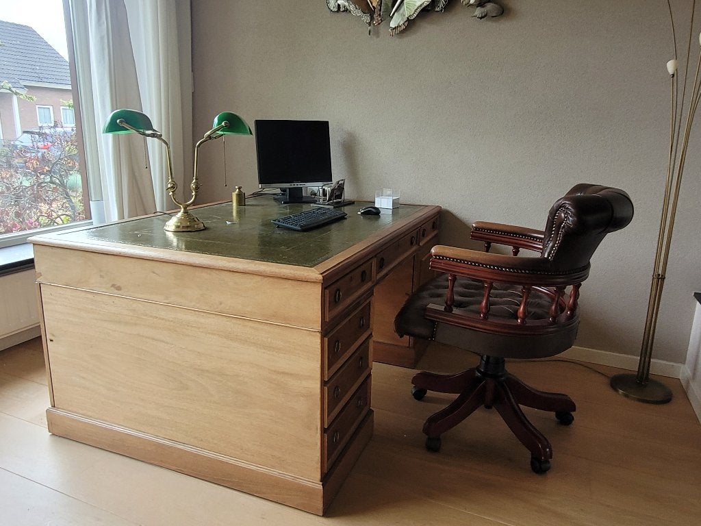 Klassiek directiebureau + Captain's Chair, Ophalen, Gebruikt, Hout, Bruin