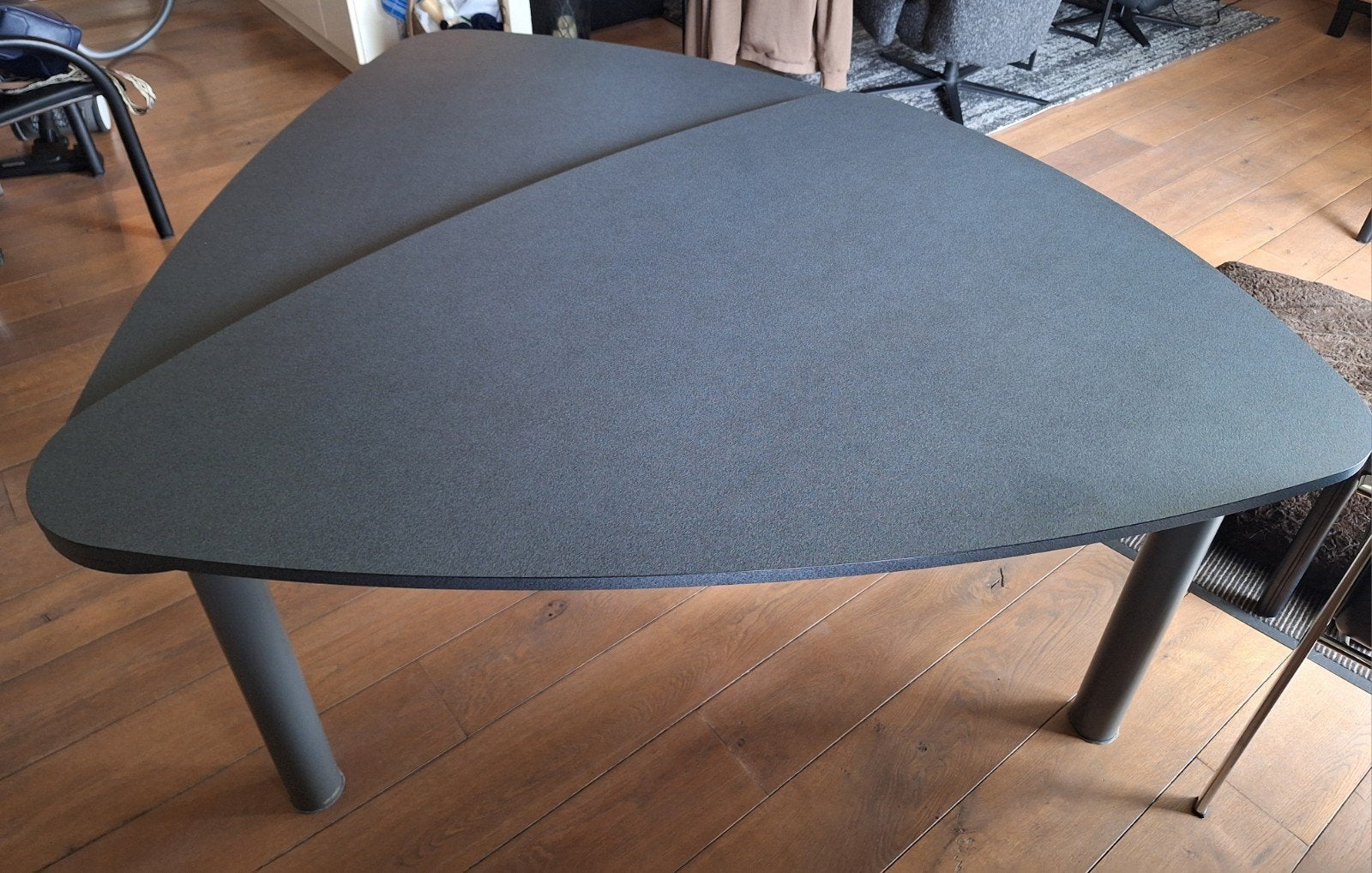 Moderne driehoekige eettafel - uitschuifbaar, Ophalen, Overige materialen, Gebruikt, 100 tot 150 cm