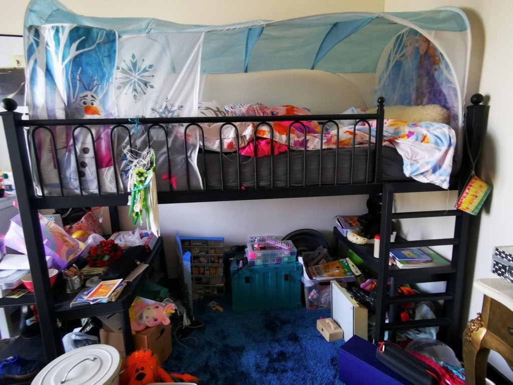 Half hoogslaper bed staal zwart kids met frozen beddengoed,, Kinderen en Baby's, Ophalen, Gebruikt, Halfhoogslaper