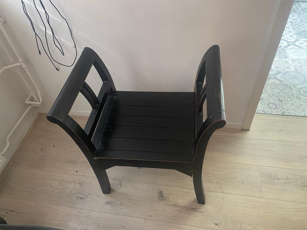 Zwart houten bankje/krukje, Gebruikt, Zwart, Ophalen of Verzenden, Eén