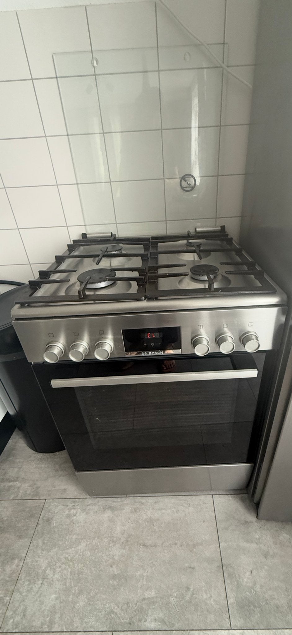Bosch serie 4 Vrijstaand Gasfornuis met Oven, Ophalen, 4 kookzones, Zo goed als nieuw, Gas