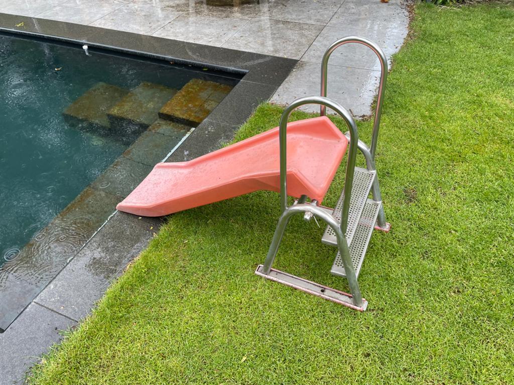 Glijbaan voor een zwembad, Ophalen, Zo goed als nieuw, Minder dan 200 cm, Minder dan 80 cm