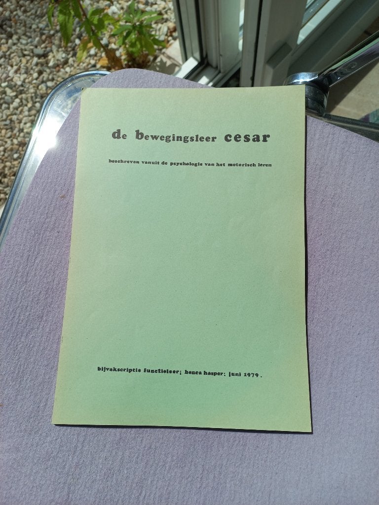 de bewegingsleer cesar scriptie van h. hasper, Ophalen of Verzenden, Beta, Zo goed als nieuw, HBO