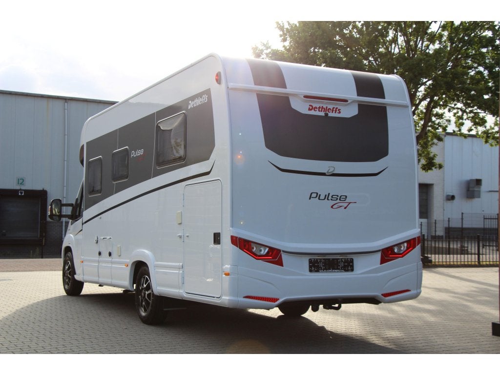 Dethleffs Pulse GT 7051 DBM | QUEENSBED + HEFBED | 24.501KM, Luifel, Ringverwarming, Fiat, Bedrijf