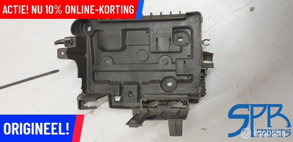 OPEL CORSA D Accubak 13296473 ACCUCONSOLE ACCU CONSOLE BAK, Auto-onderdelen, Gebruikt, Opel, Ophalen of Verzenden, Opel
