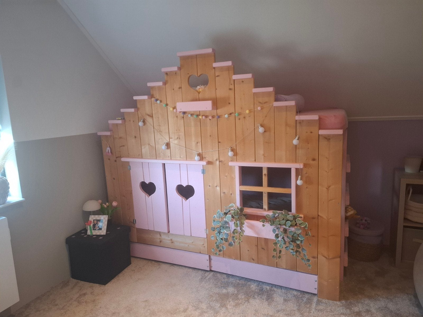 Uniek Huisjesbed / Hoogslaper met glijbaan roze, Ophalen, 85 tot 100 cm, Zo goed als nieuw, Hoogslaper of Stapelbed