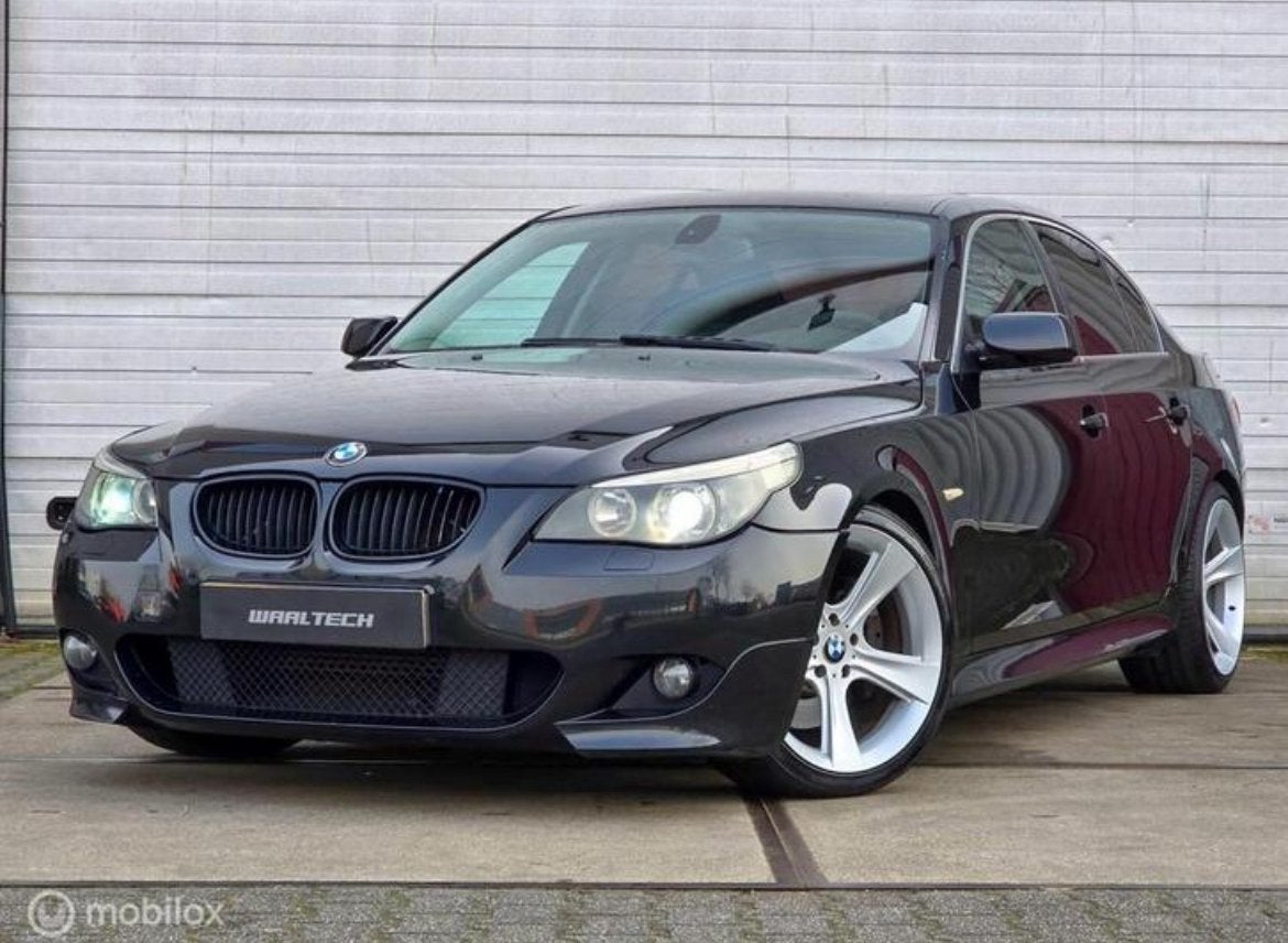 BMW 5-Serie 4.4 I 545 M-Pakket AUT, Auto's, BMW, Particulier, 5-Serie, Benzine, E, Sedan, Automaat, Origineel Nederlands, Zwart