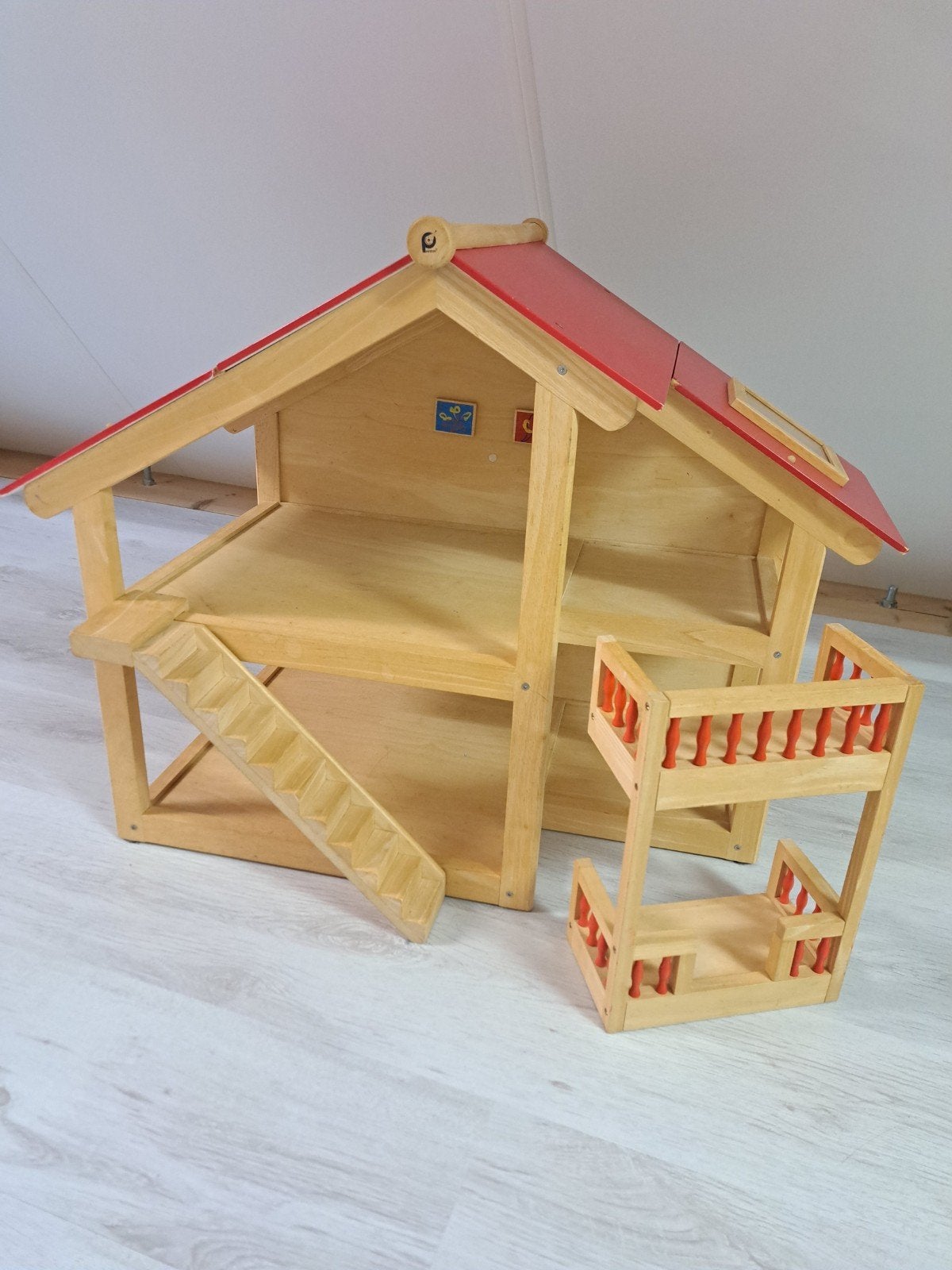 Houten Poppenhuis met Meubels - Pintoy, Ophalen, Gebruikt, Poppenhuis