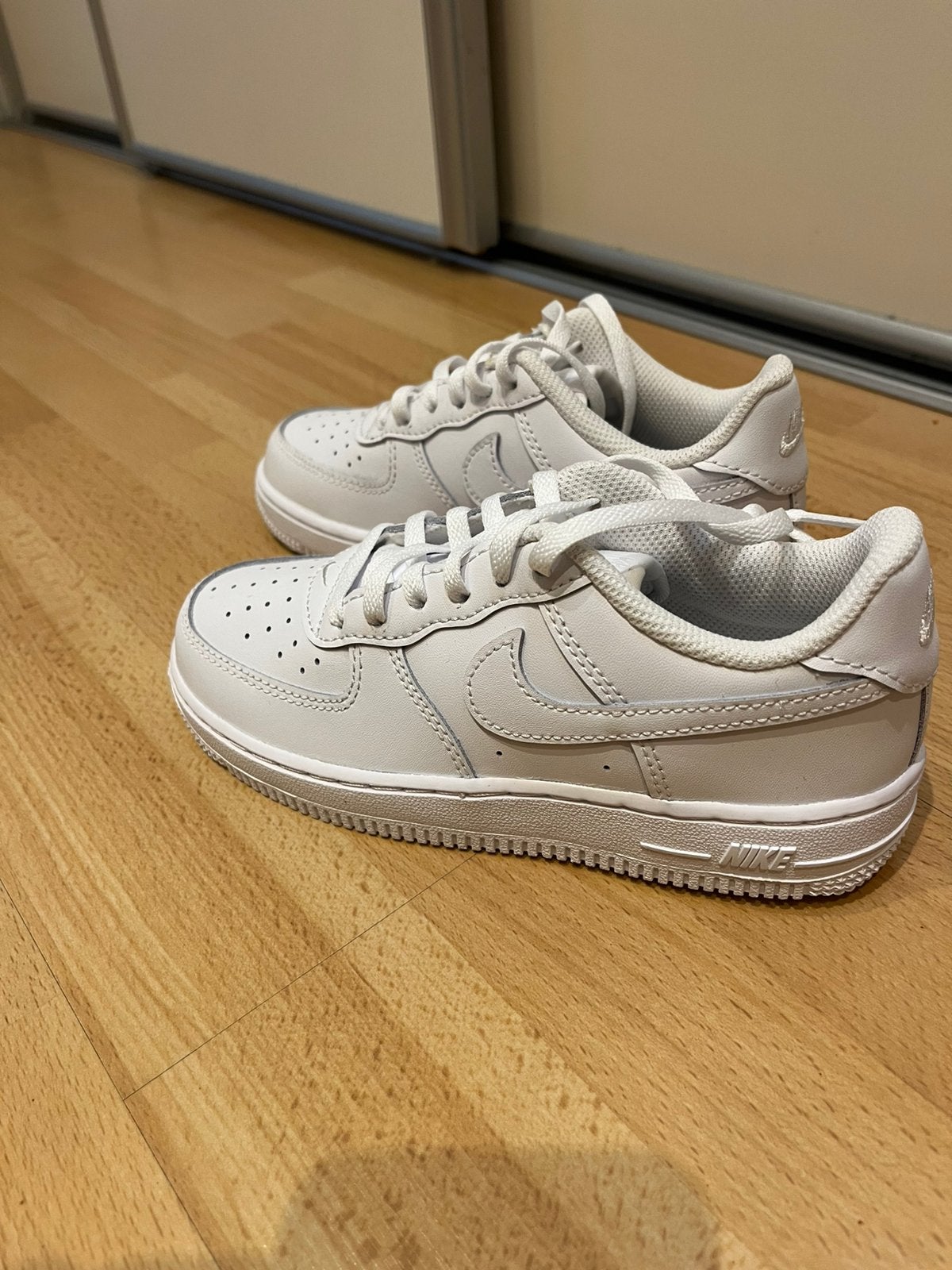 Nike air force 1, Ophalen of Verzenden, Zo goed als nieuw, Jongen of Meisje, Schoenen