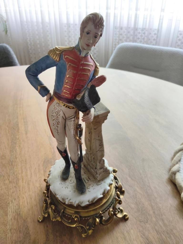 Vintage Porseleinen Beeldje: Officier in Uniform, Ophalen of Verzenden