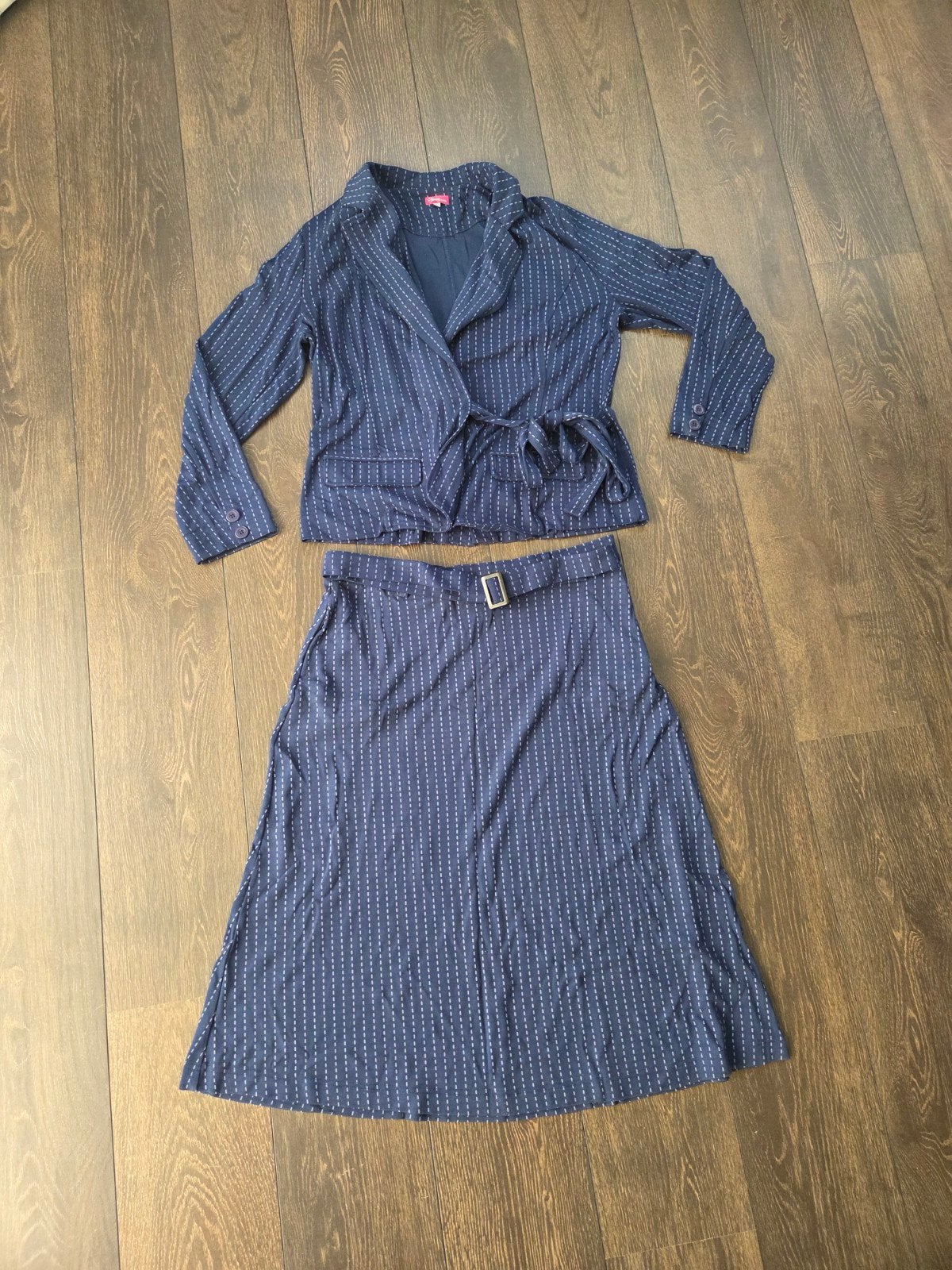 Tante Betsy XXL Pinstripe Blue Blazer & Rok Set (AW21), Tante Betsy, Blauw, Maat 46/48 (XL) of groter, Ophalen of Verzenden