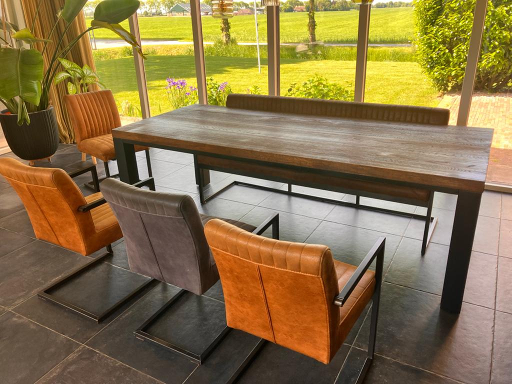 Eettafel 240x100 met 4 stoelen en bank - Lichte sporen, Huis en Inrichting, Ophalen, Gebruikt, 6 tot 8 stoelen