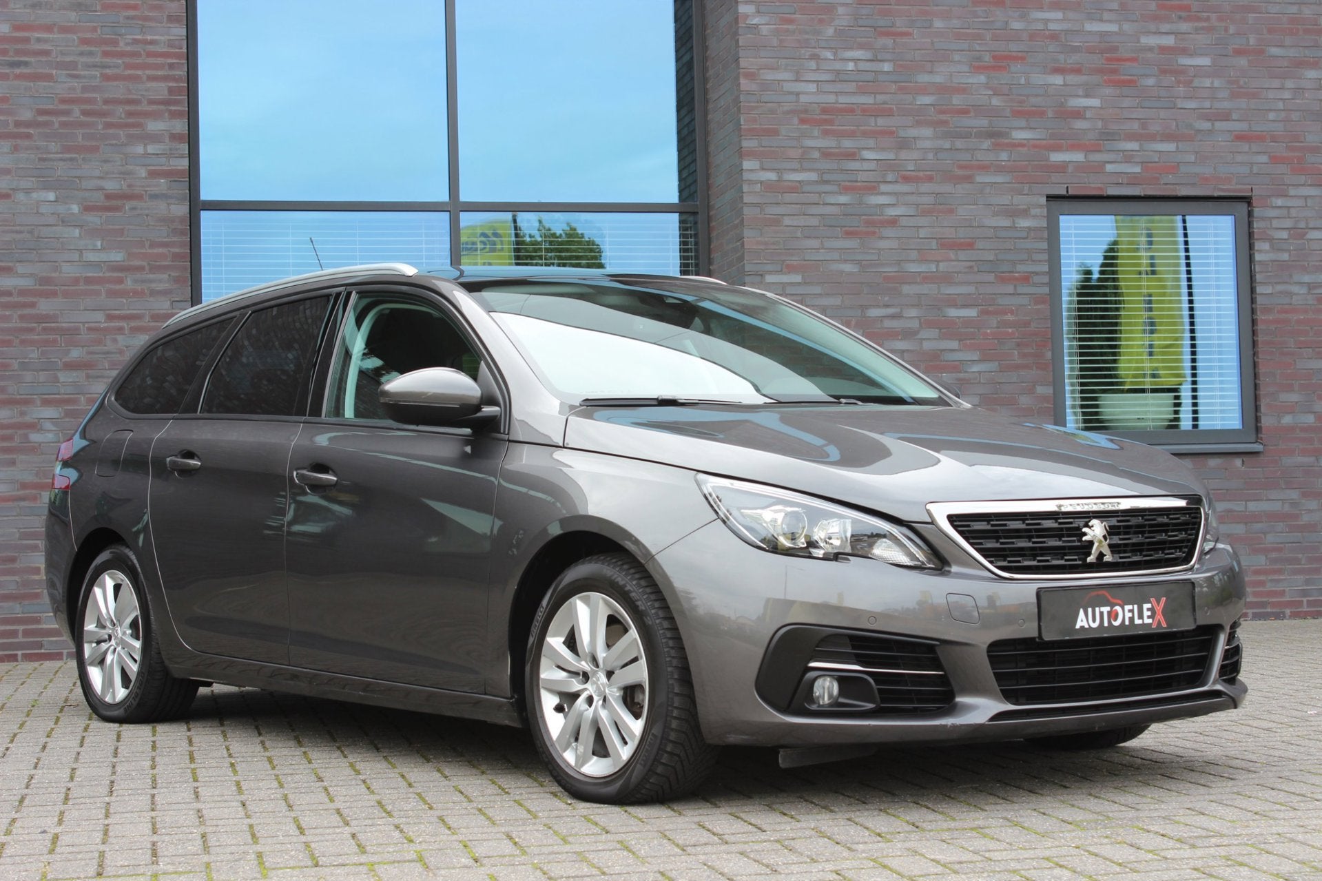 Peugeot 308 SW 1.2 PureTech Blue Lease Executive, Voorwielaandrijving, Gebruikt, Euro 6, 1199 cc