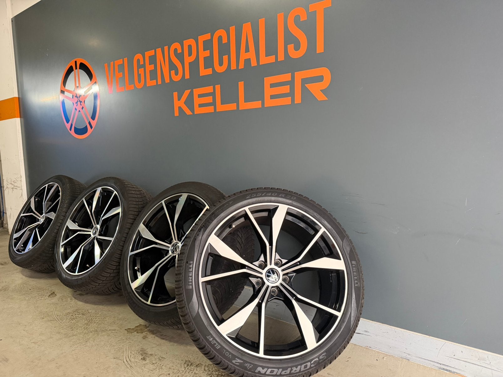 Vw Tiguan Misano 20 inch velgen 5x112 255/40/20 Pirelli alls, Ophalen of Verzenden, 20 inch, All Season, Banden en Velgen