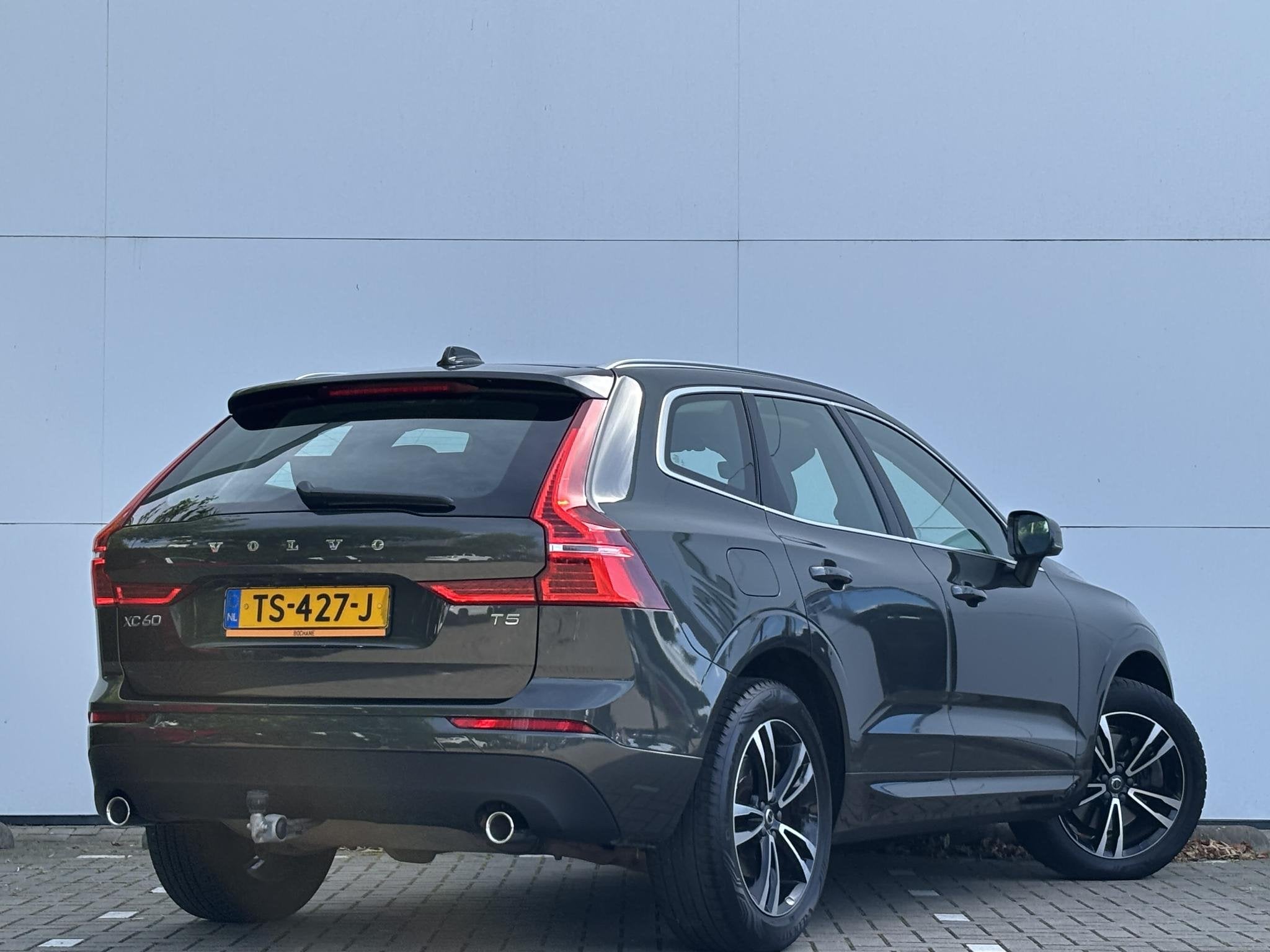 Volvo XC60 2.0 T5 Momentum | Trekhaak | Sportstoelen | Vol L, Gebruikt, Euro 6, 4 cilinders, 1969 cc