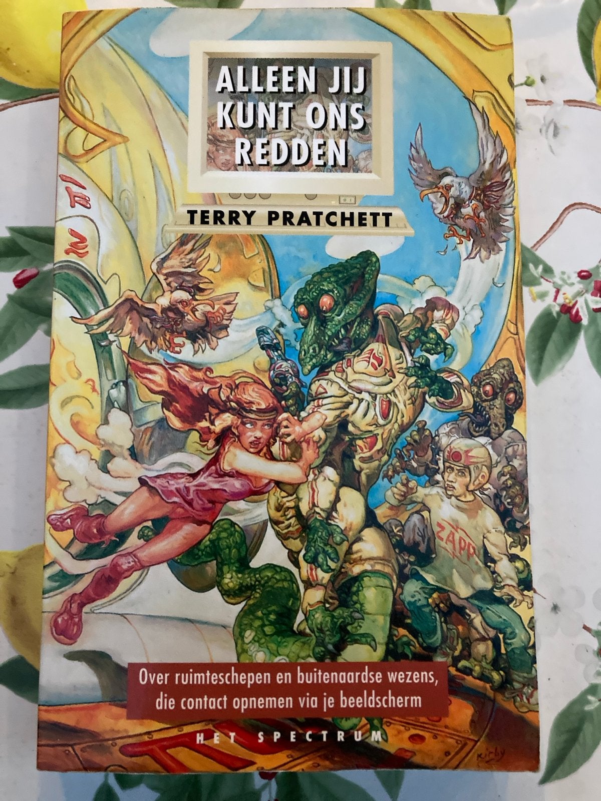 M14 Terry Pratchett - Alleen jij kunt ons redden, Boeken, Ophalen of Verzenden, Zo goed als nieuw, Terry Pratchett, Fictie algemeen
