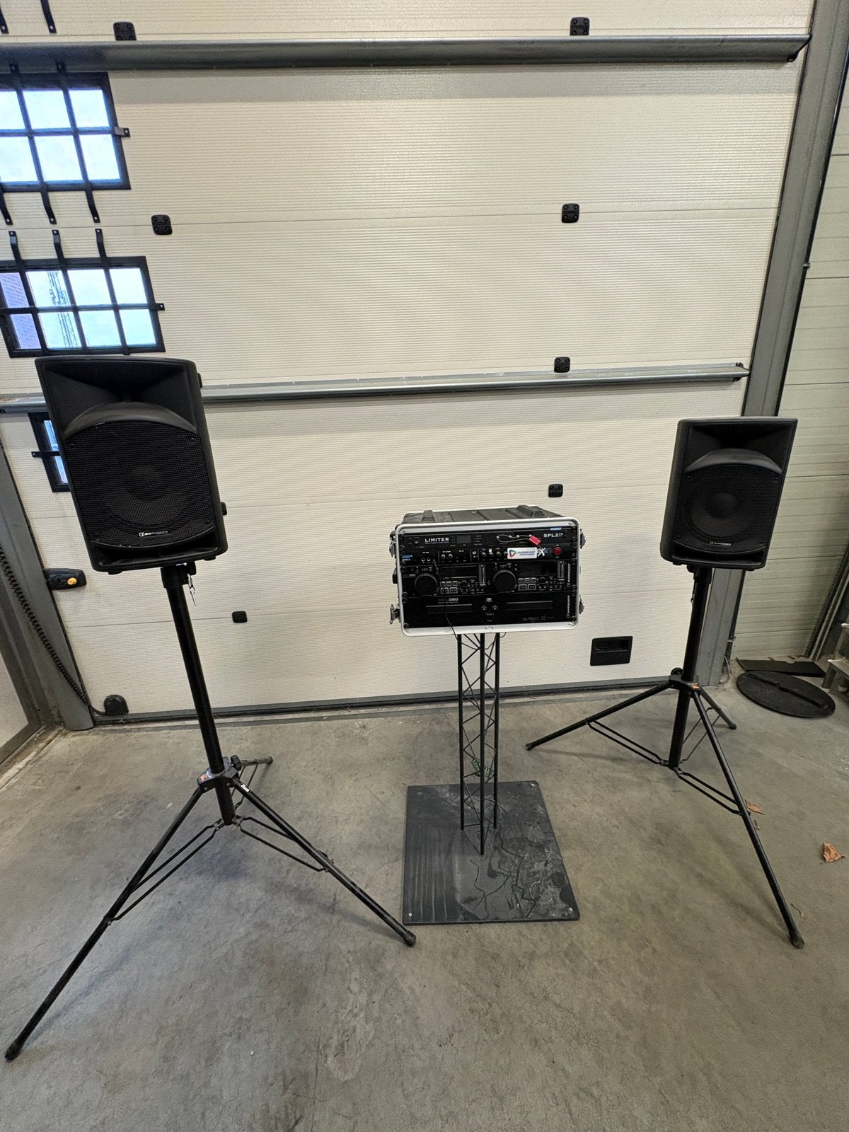 Complete DJ-set | 2x Speakers | Flightcase | Mixer | USB/CD, Ophalen, Zo goed als nieuw, Minder dan 500 watt, Overige typen