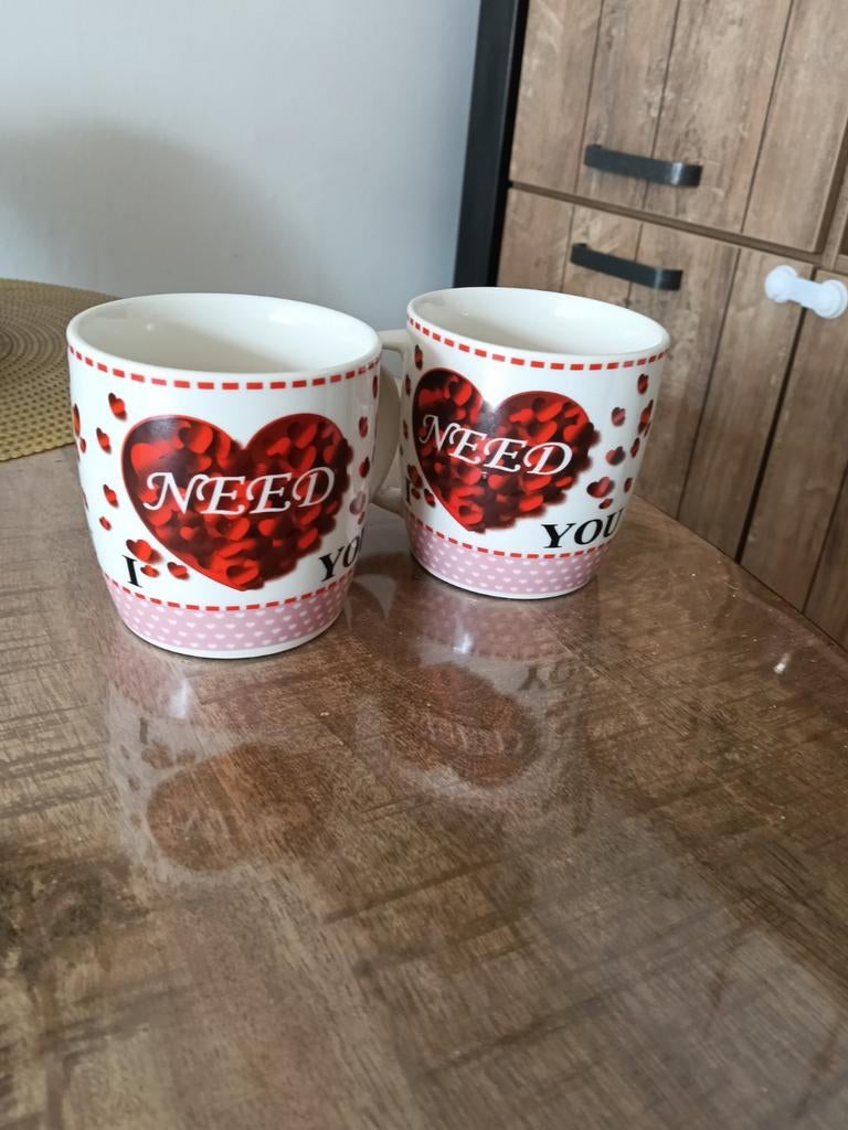 2 mokken, Ophalen, Aardewerk, Overige stijlen, Kop(pen) en/of Schotel(s)