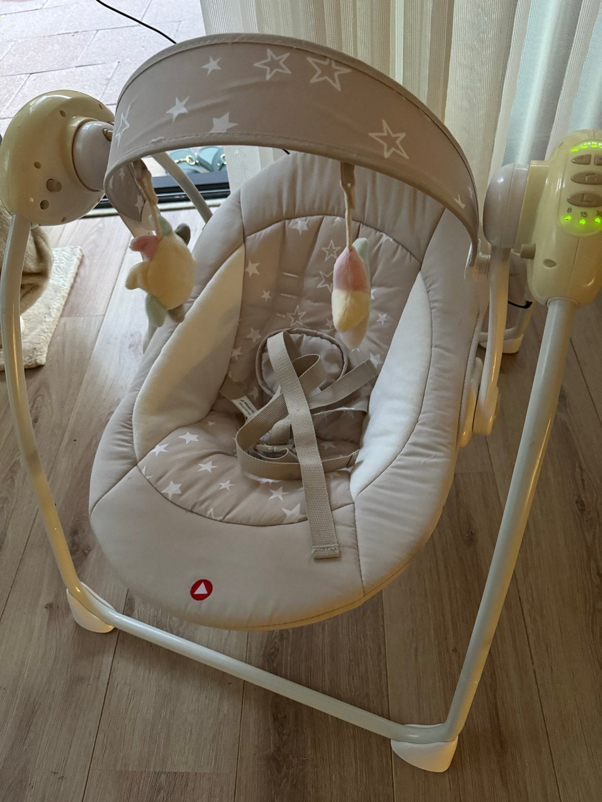 Elektrische Babyschommel met Muziek  - Zo Goed als Nieuw, Ophalen of Verzenden, Gebruikt, Overige typen