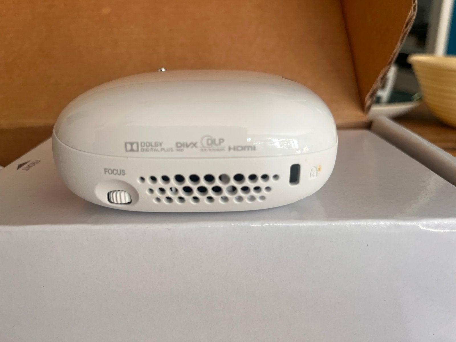 LG Mini Beamer - Compact en Draagbaar, Ophalen of Verzenden, Zo goed als nieuw, LED, Overige resoluties