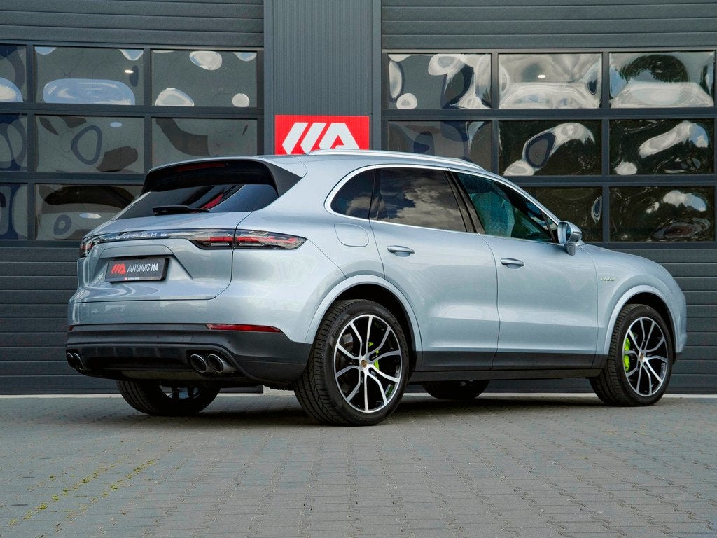 Porsche Cayenne 3.0 E-Hybrid Sport-Chrono|Stoelverwarming|Bo, Auto's, Porsche, Automaat, Cayenne, Gebruikt, Zwart