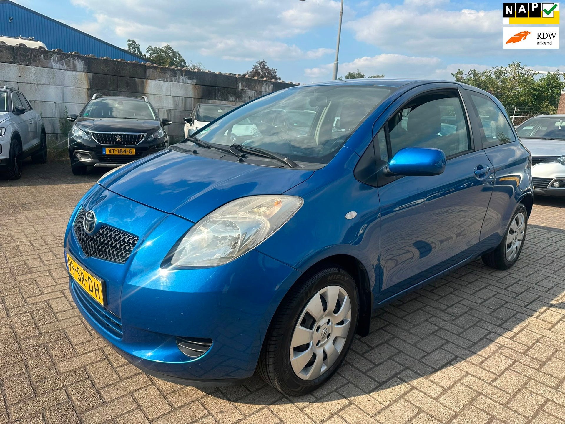 Toyota Yaris 1.3 VVTi Sol 3 DRS AIRCO/ NIEUWE APK/ ZUINIG/ B, Auto's, Toyota, Voorwielaandrijving, Stof, Zwart, 4 cilinders