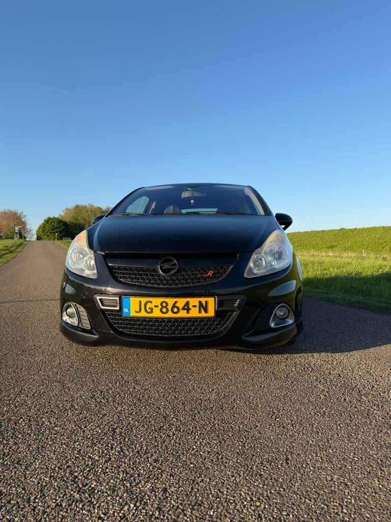 Opel Corsa 1.6 opc Turbo 3D 2009 Zwart met nieuwe apk, Auto's, Opel, Zwart, Handgeschakeld, Particulier, Corsa