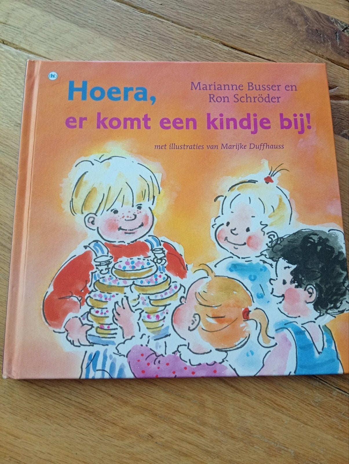 Hoera, er komt een kindje bij! - Marianne Busser, Ophalen of Verzenden, Zo goed als nieuw, Marianne Busser en Ron Schröder, 2 tot 3 jaar