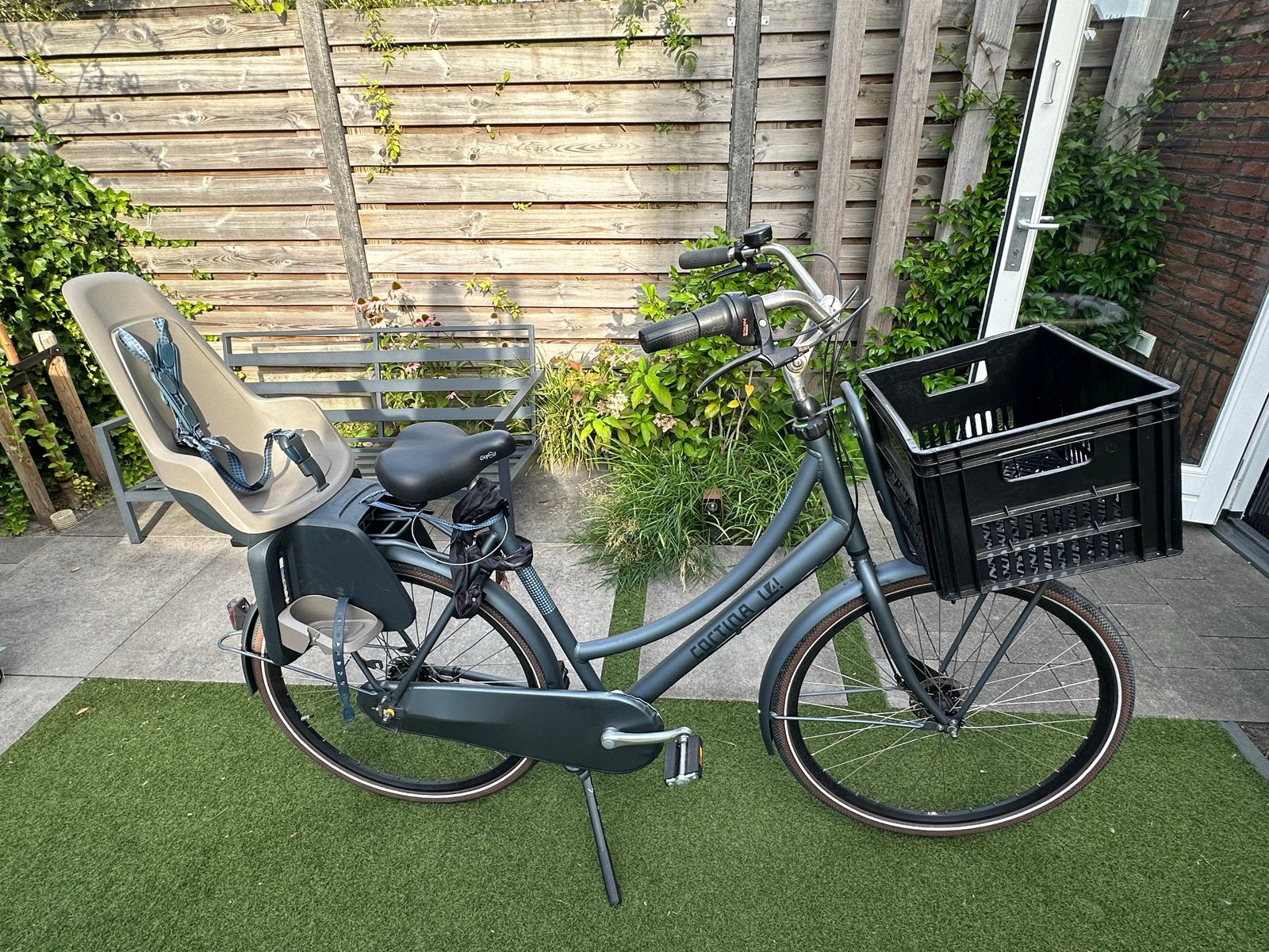 Cortina U4 family transport damesfiets incl krat, Versnellingen, 56 cm of meer, Zo goed als nieuw, Schijfrem