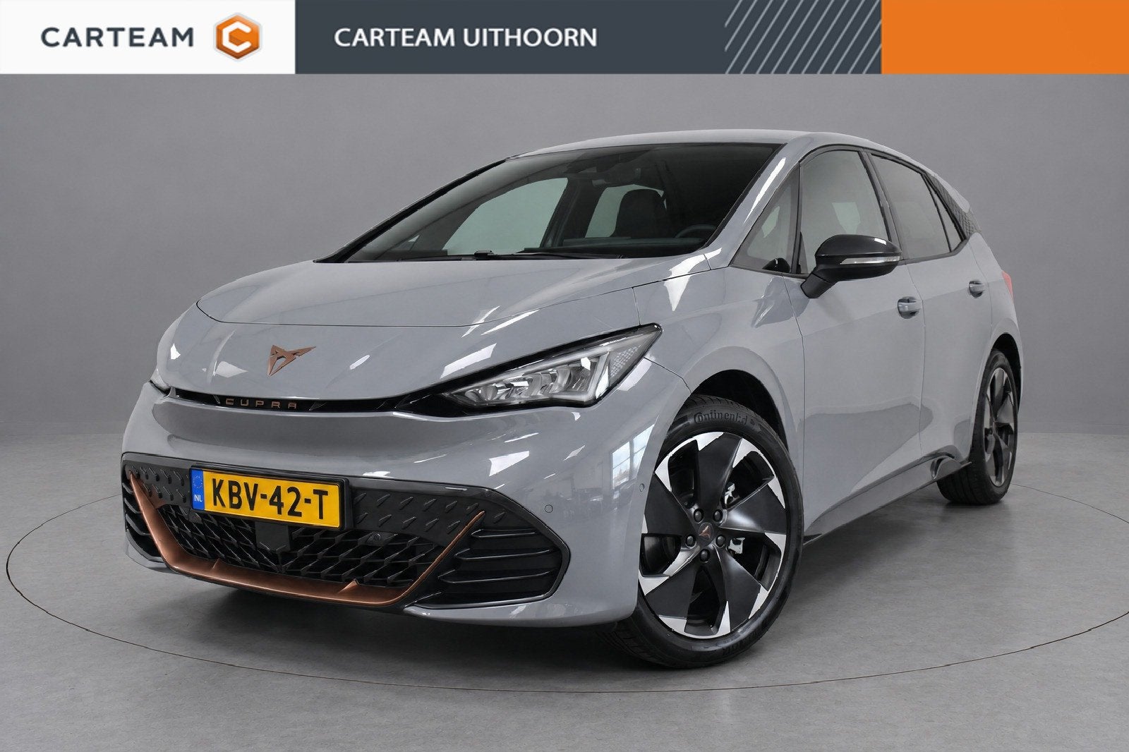 Cupra Born Business 62 kWh, NIEUWSTAAT, CARPLAY/ANDROID-AUTO, Auto's, Dealer onderhouden, Gebruikt, Zwart, 1728 kg