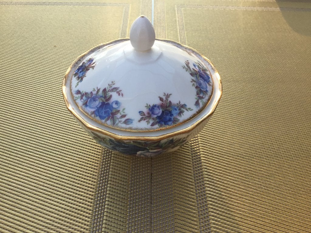 Royal Albert MOONLIGHT ROSE BONBONNIÈRE, Ophalen of Verzenden