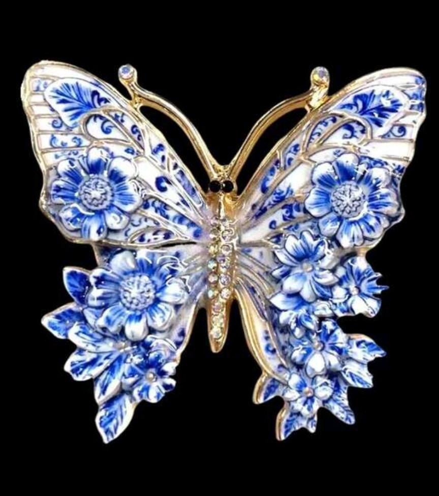 Vlinder Broche met Blauw-Witte Bloemen en Strass, Ophalen, Overige materialen, 4 tot 7 cm, Blauw