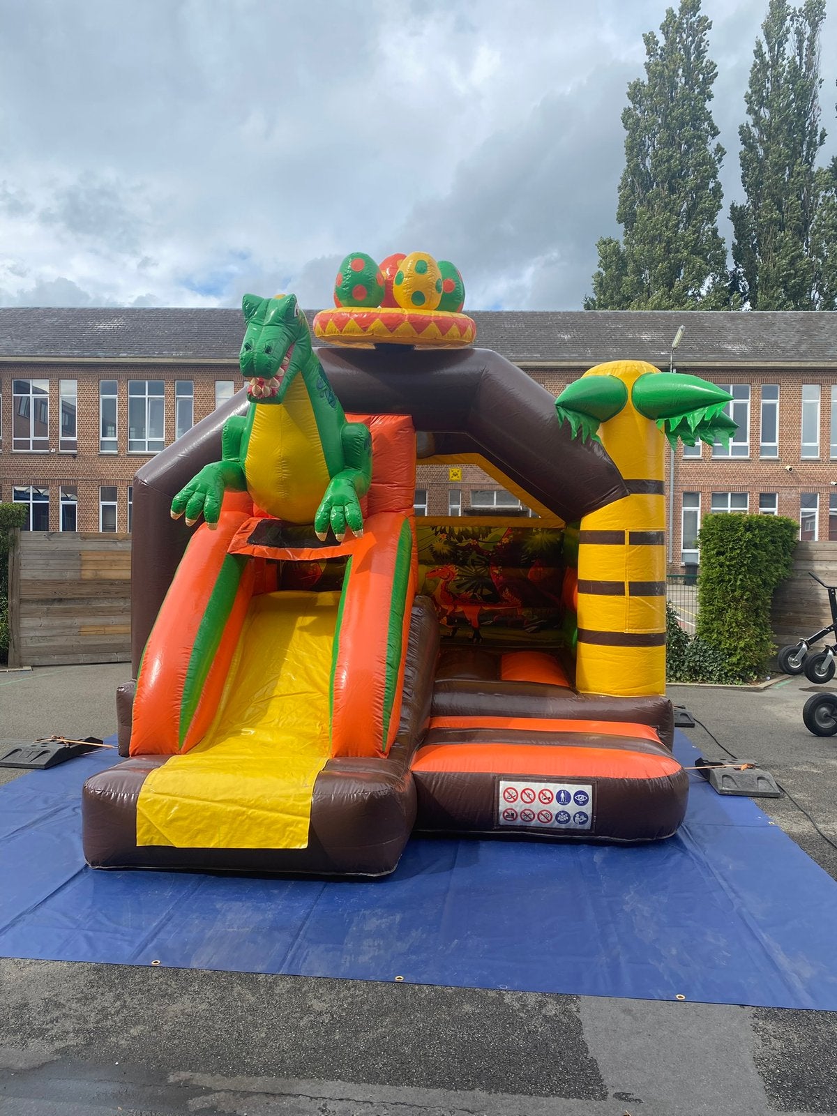 2 springkussen te koop, Ophalen, Zo goed als nieuw