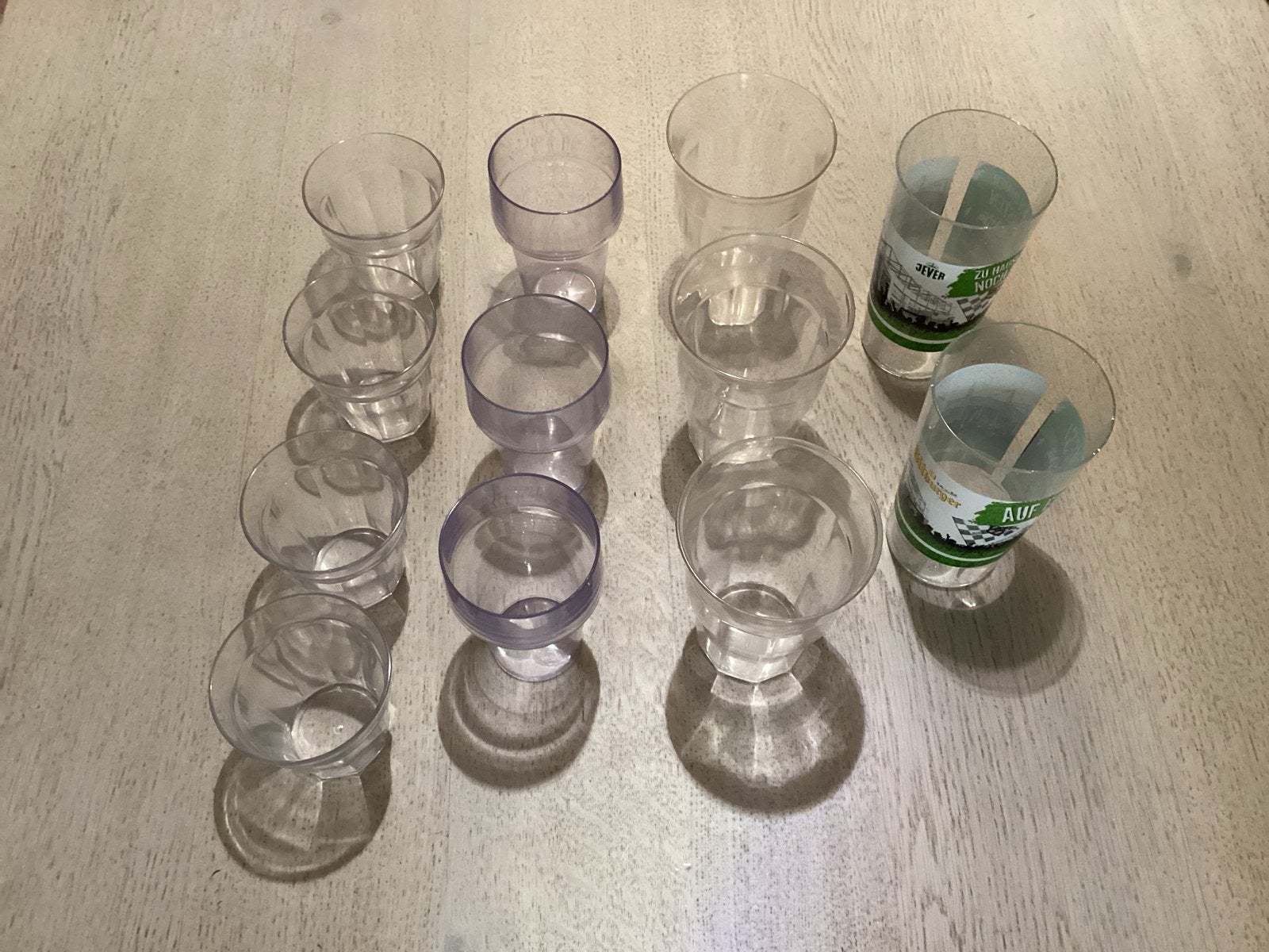 Diverse plastic glazen/ bekers - kamperen feestjes., Caravans en Kamperen, Ophalen of Verzenden, Gebruikt