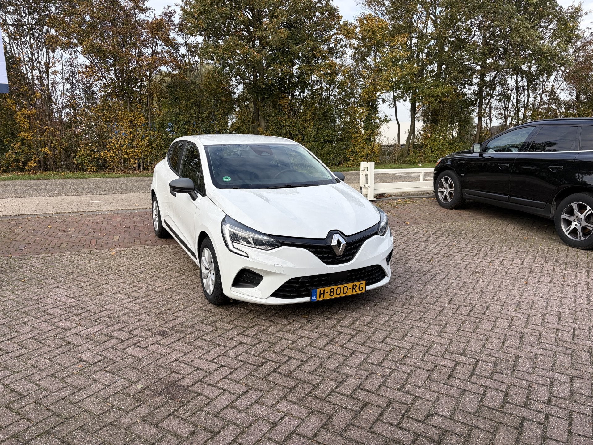 Renault Clio 1.0 TCe Life CARPLAY CAMERA LANE ASSIST CRUISE, Voorwielaandrijving, Dealer onderhouden, Gebruikt, 580 kg
