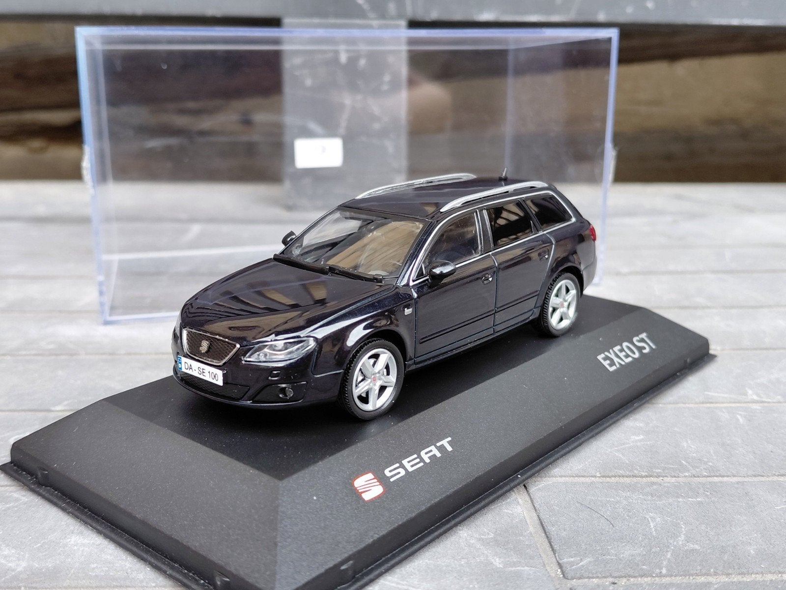 Seat Exeo ST (3R) 2009-2013 zwart 1/43 Ixo Fischer, Ophalen of Verzenden, Zo goed als nieuw, Auto, Overige merken