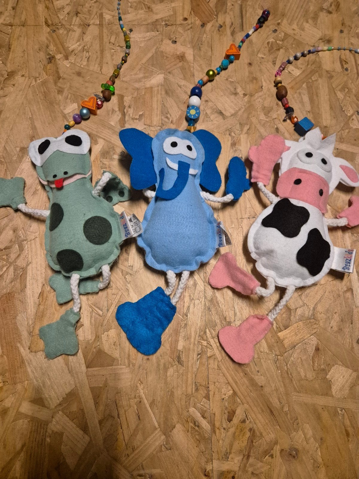 Leuke gehaakte babygym hangers: kikker, olifant, koe, Ophalen