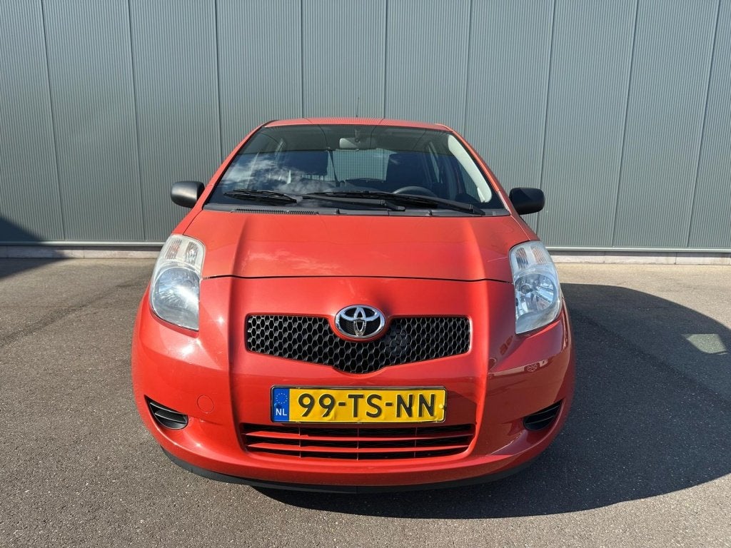 Toyota Yaris 1.3 VVTi Terra AIRCO | BOEKJE | NAP !, Auto's, Toyota, Voorwielaandrijving, Emergency brake assist, 40 €/maand, Origineel Nederlands