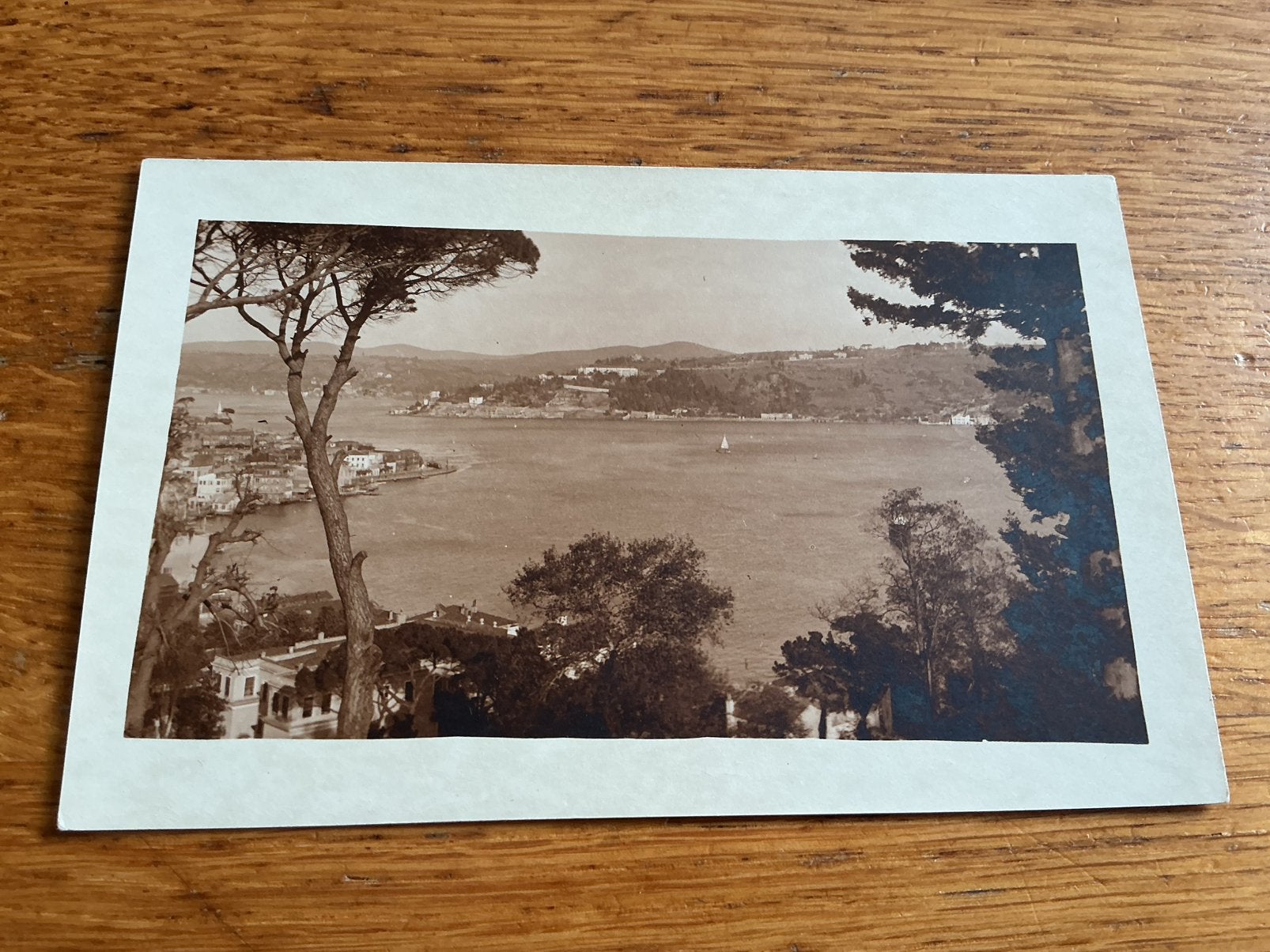 E102 Turkije gezicht op de Bosporus vanaf Arnavutköy, Verzamelen, Ophalen of Verzenden