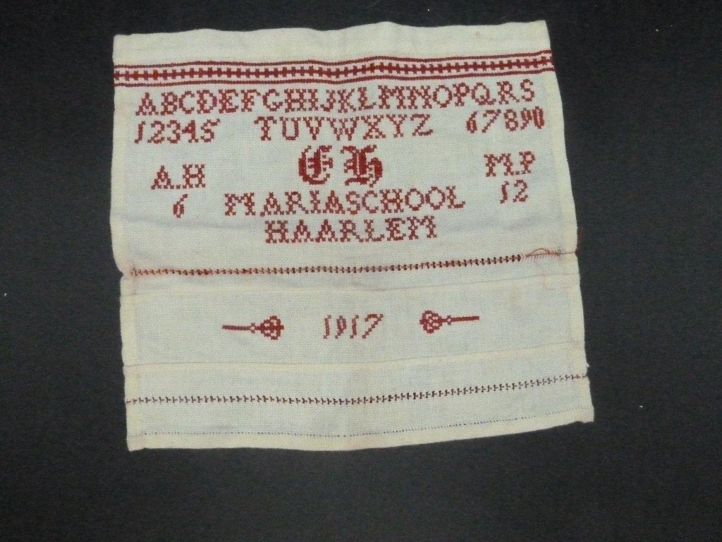 Antieke merklap 1917 Haarlem Mariaschool 1917, Ophalen of Verzenden