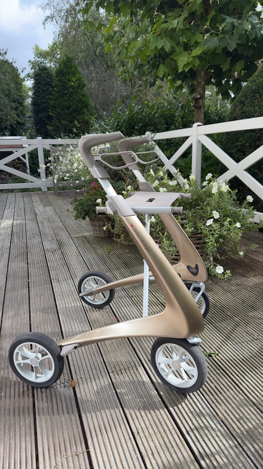 Superlichte Rollator byAcre Champagne slechts 4,8 kg, Ophalen, Opvouwbaar, Zo goed als nieuw