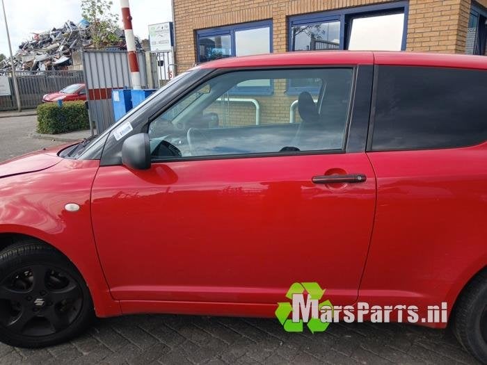 Portier 2Deurs links van een Suzuki Swift, Gebruikt, -, Deur, -