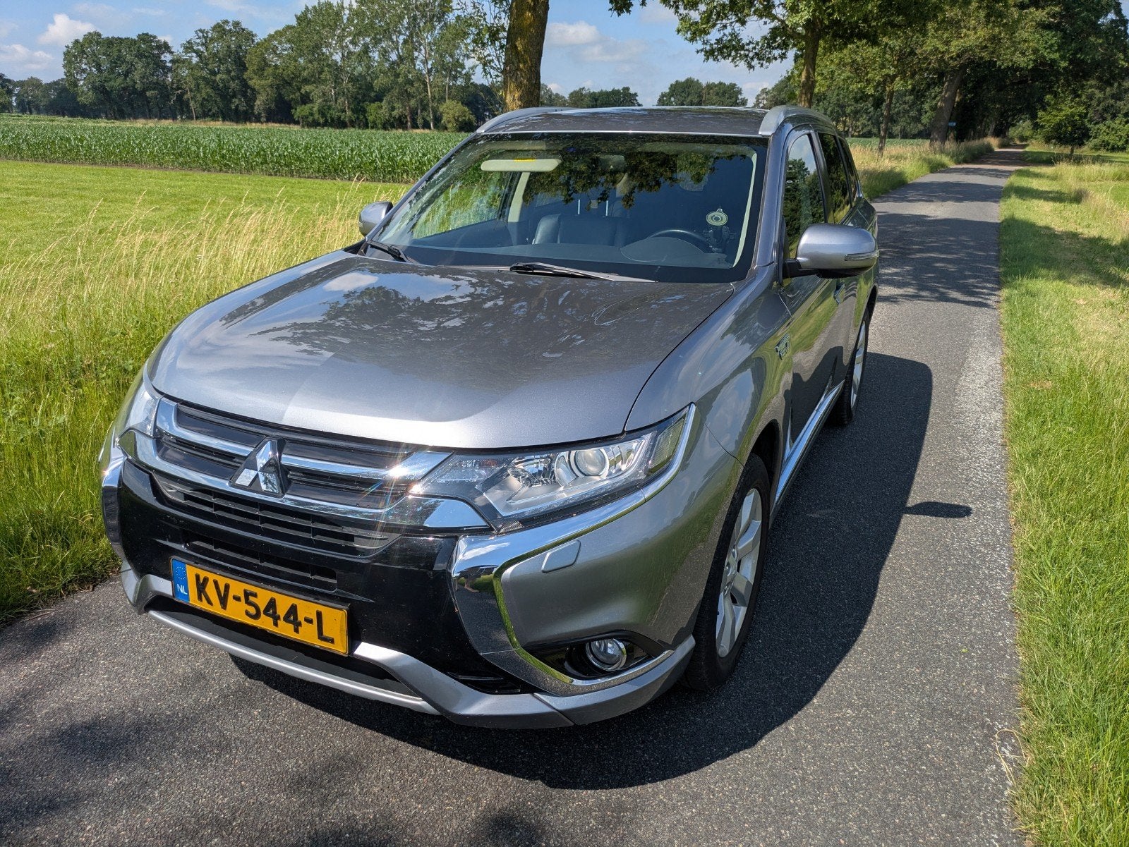 Mitsubishi Outlander 2.0 Dohc Mivec Phev 203pk 4WD CVT 5P, 1998 cc, Outlander, Zwart, 4 cilinders