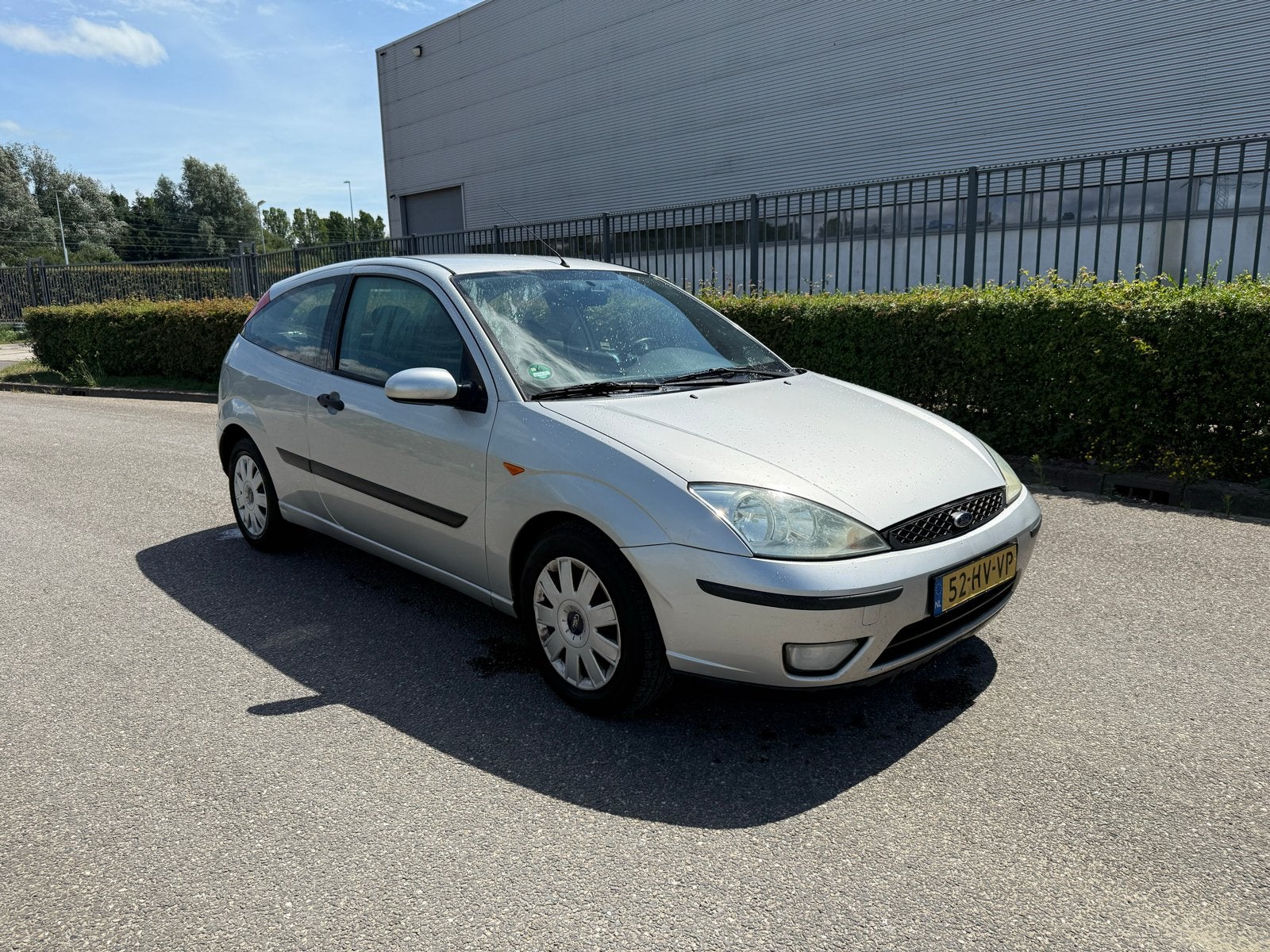 Ford Focus 1.6 I Trend 3D AUT 2002 Grijs, Auto's, Ford, 1596 cc, Zwart, 4 cilinders, 100 pk