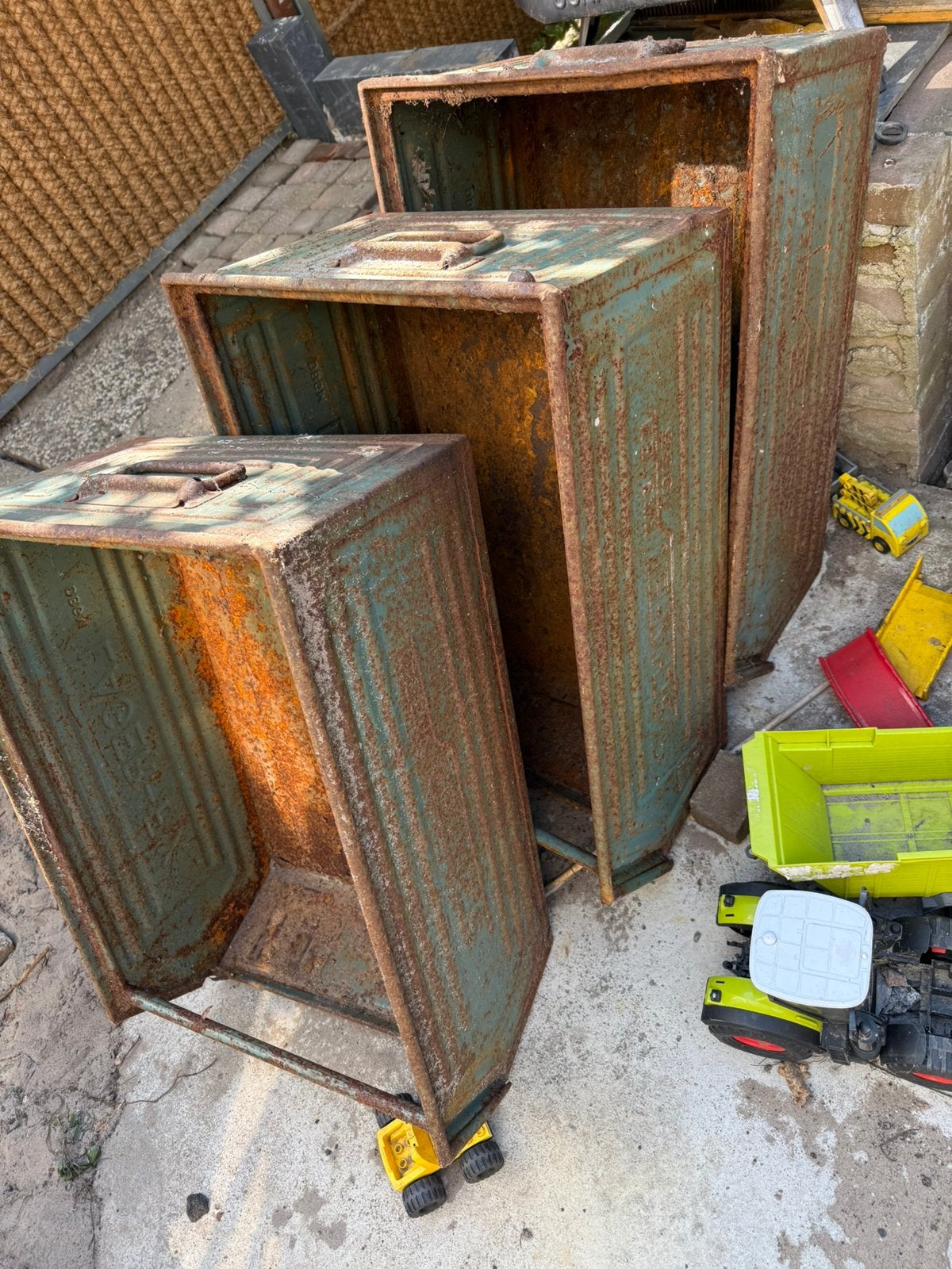 XXL metalen stapel bakken 4 stuks, Ophalen, Gebruikt, Minder dan 40 cm, Minder dan 35 cm