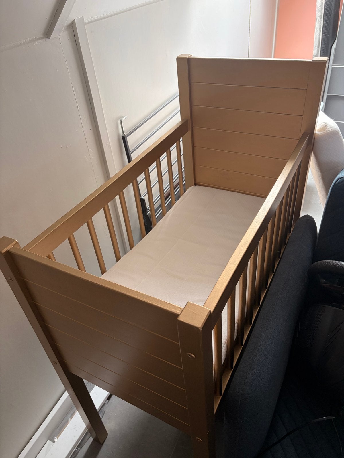Houten wiegje goud met matras, Ophalen, Gebruikt, Wieg