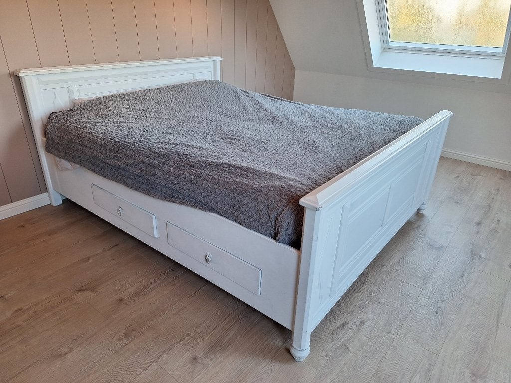 Massief houten koloniaal bed 180x220 cm., Huis en Inrichting, Slaapkamer | Bedden, Ophalen, Gebruikt, Wit, Koloniaal